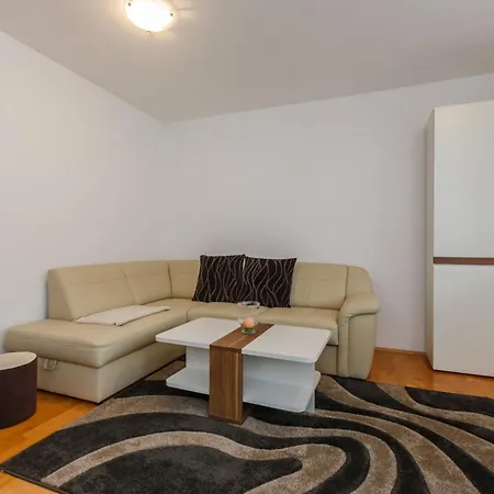 アパート Ruzica By Interhome